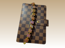 Load image into Gallery viewer, Brown iridescent | Binder Chain Charm | Fits A6 Binders
